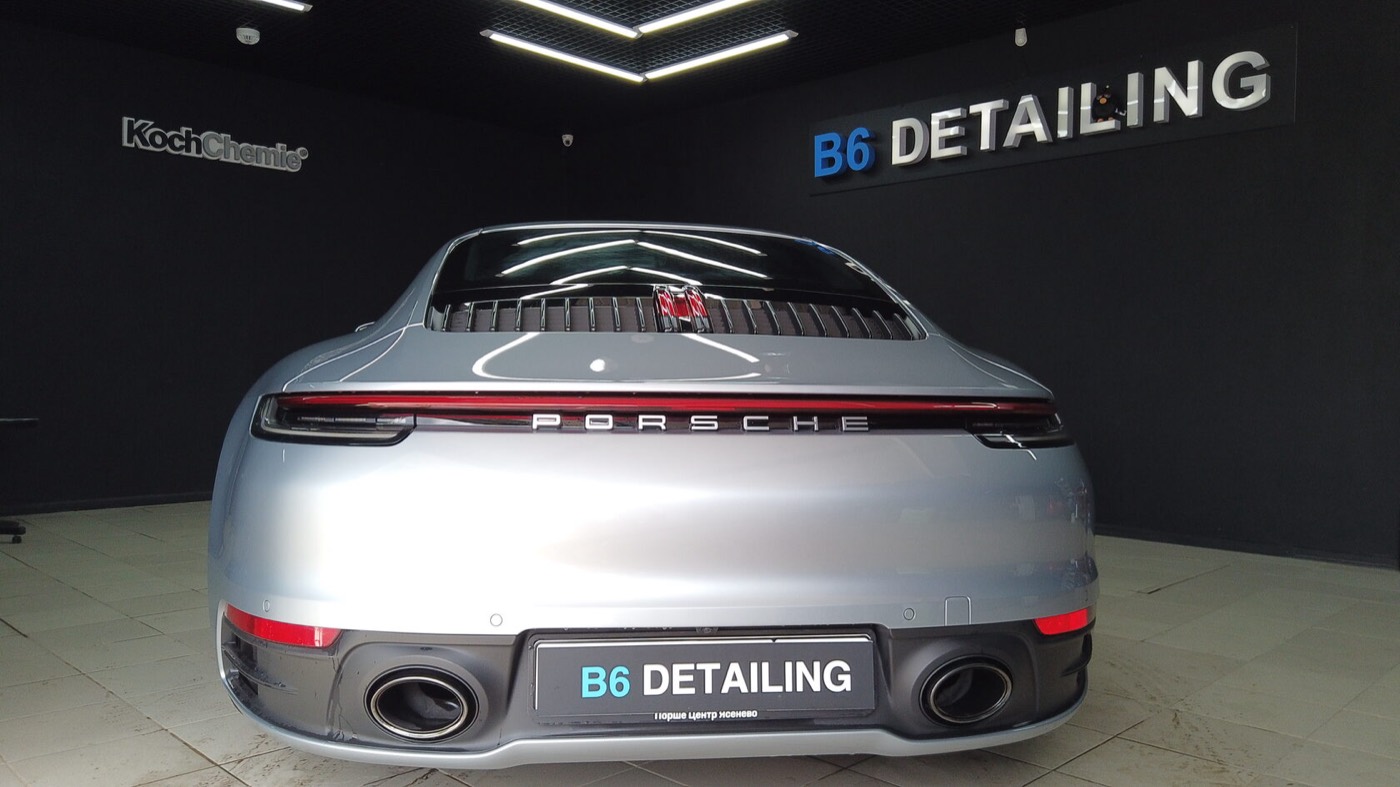 Porsche 911 в студии B6 Detailing после полировки