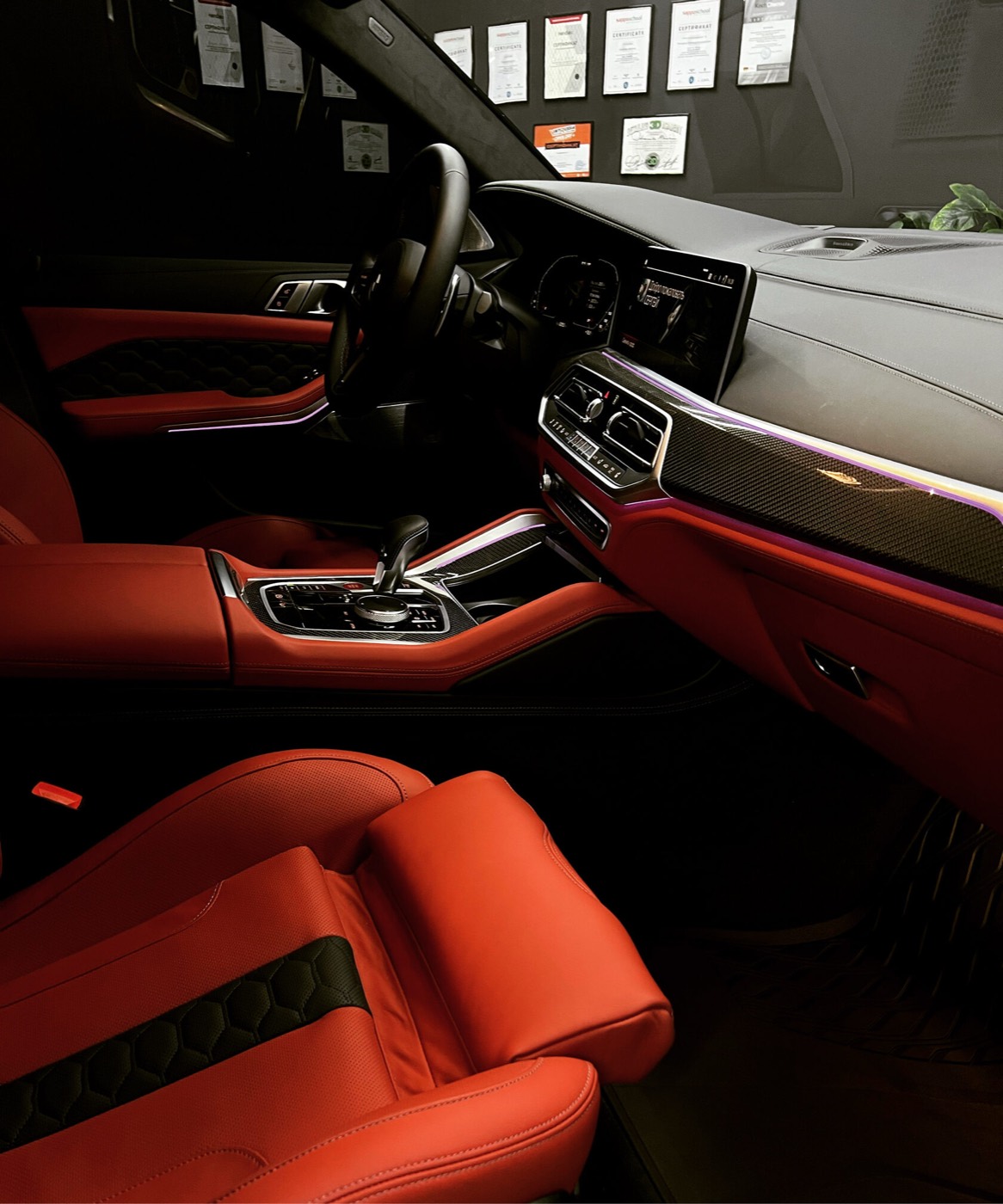 Кожаный салон BMW X6 M после химчистки